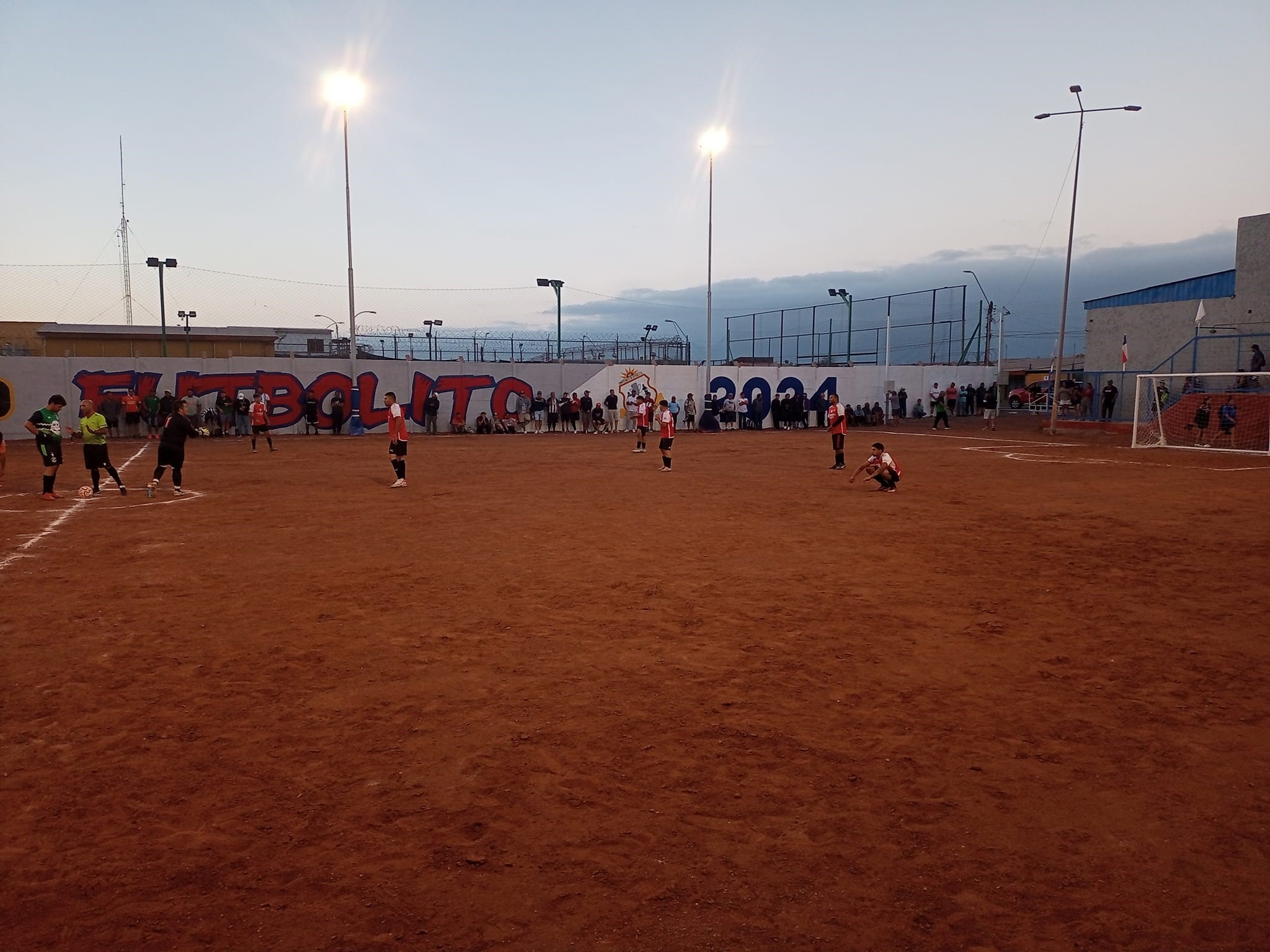 Inicia el mejoramiento de la histórica cancha de futbolito de Taltal